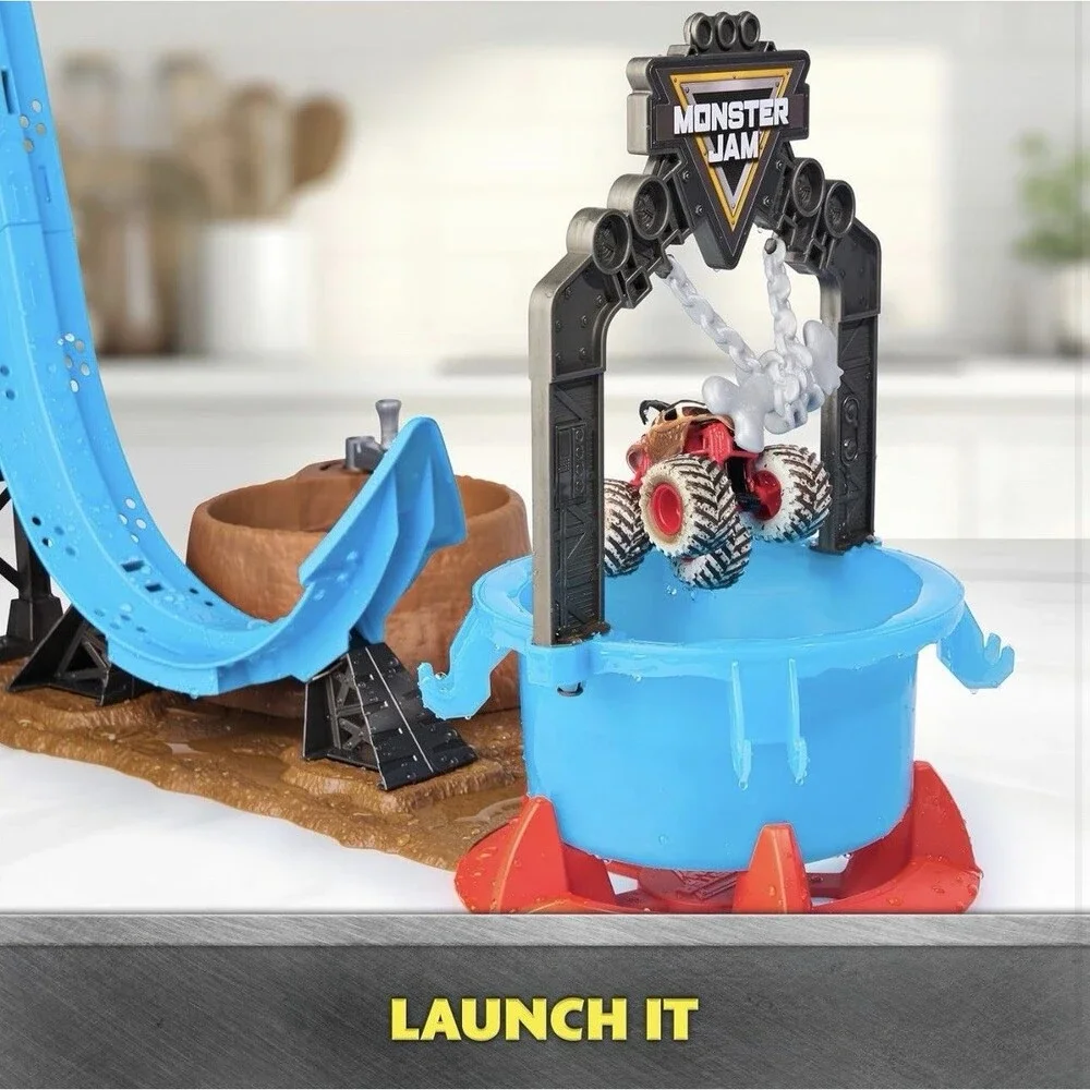 Monster Jam Mud Blasters DUNK TANK + EXCLUSIVE Monster Mutt  Dalmatian NEW